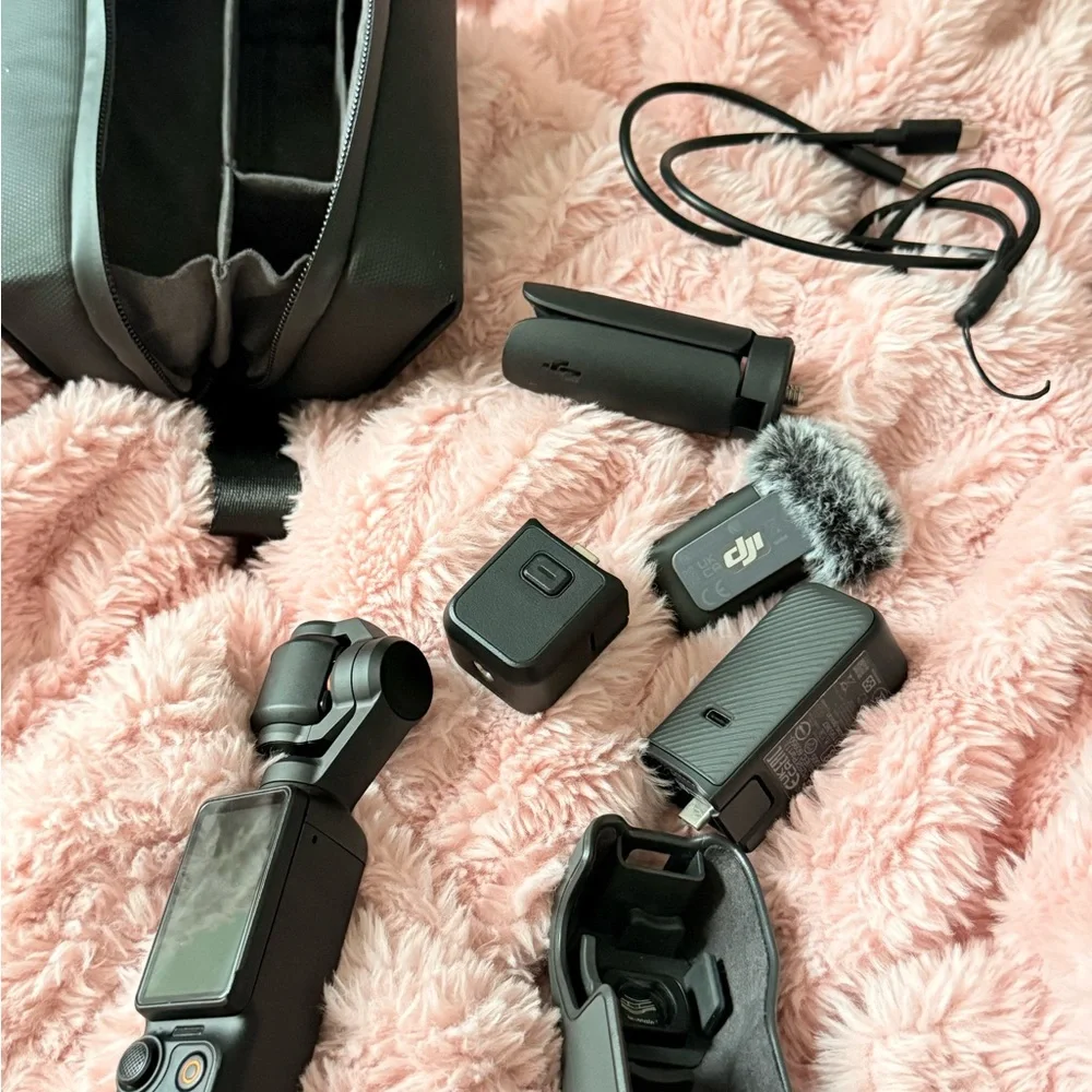 DJI Pocket 3 Gimbal Camera Bundle in Black with Gray Wind Muff